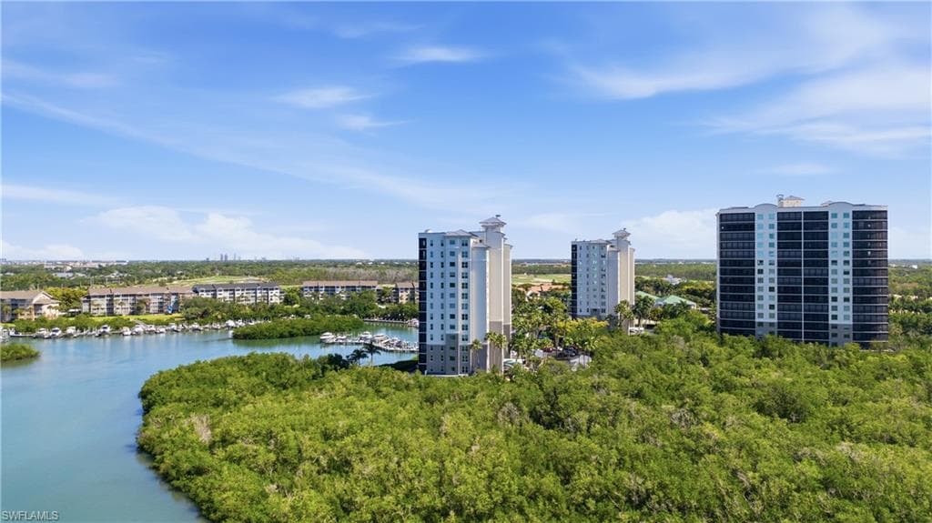 425 Cove Tower Dr 703-43