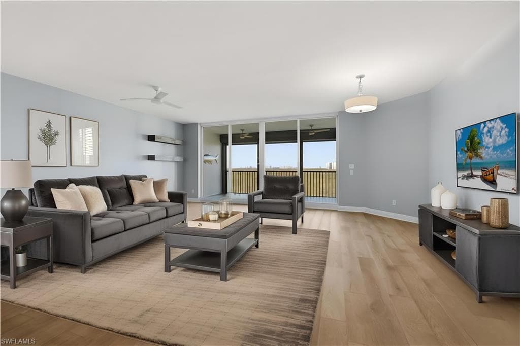 425 Cove Tower Dr 703-3