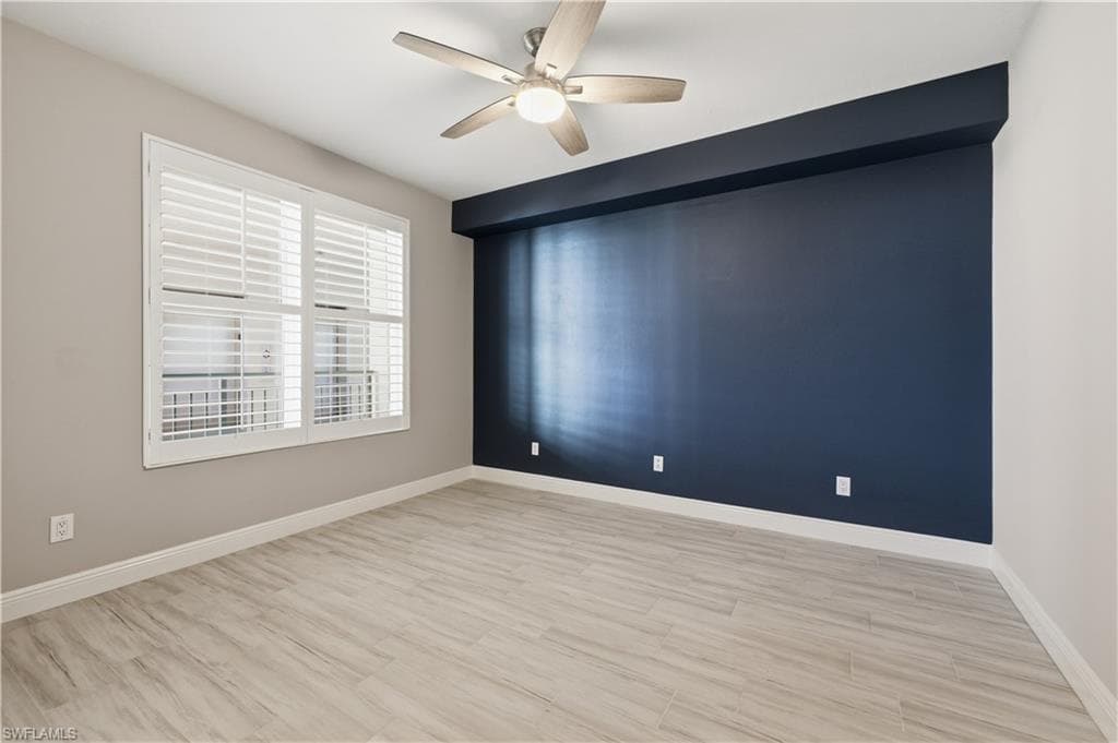 425 Cove Tower Dr 703-28