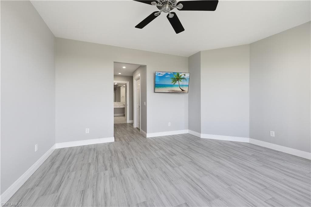 425 Cove Tower Dr 703-15