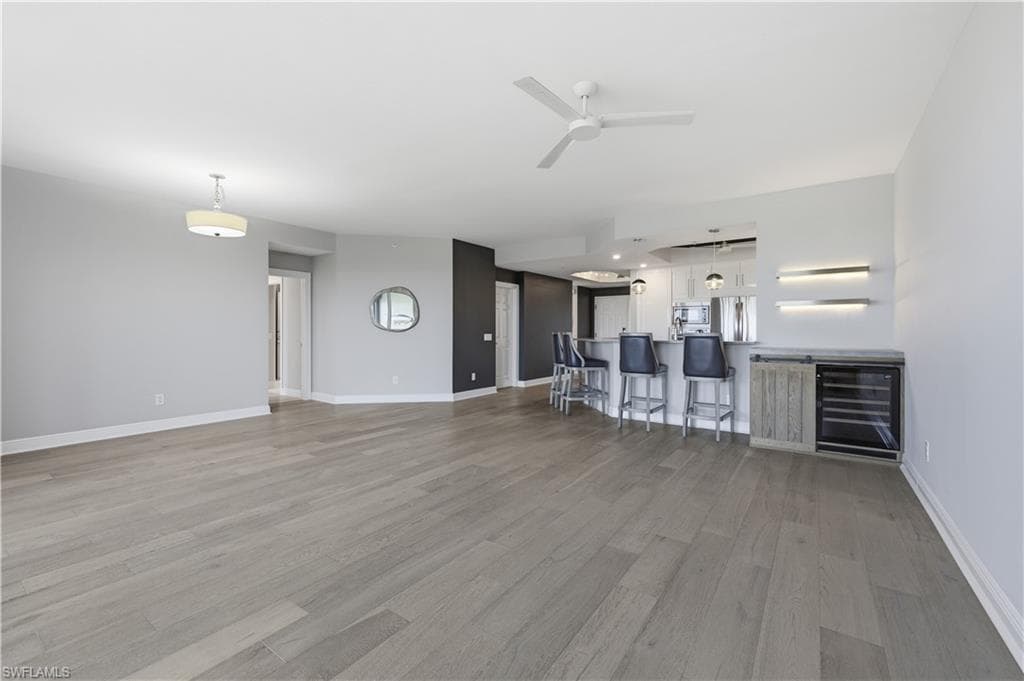 425 Cove Tower Dr 703-11
