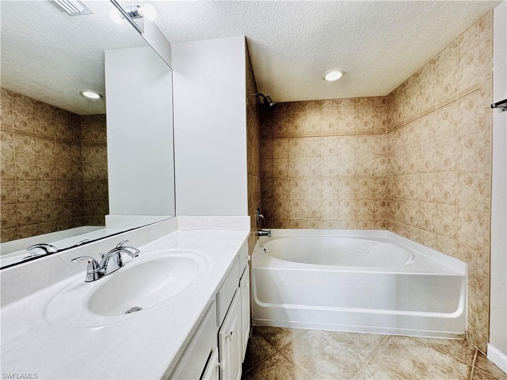4109 Residence DR 520-23