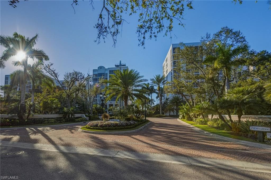 4000 Royal Marco WAY 324-27