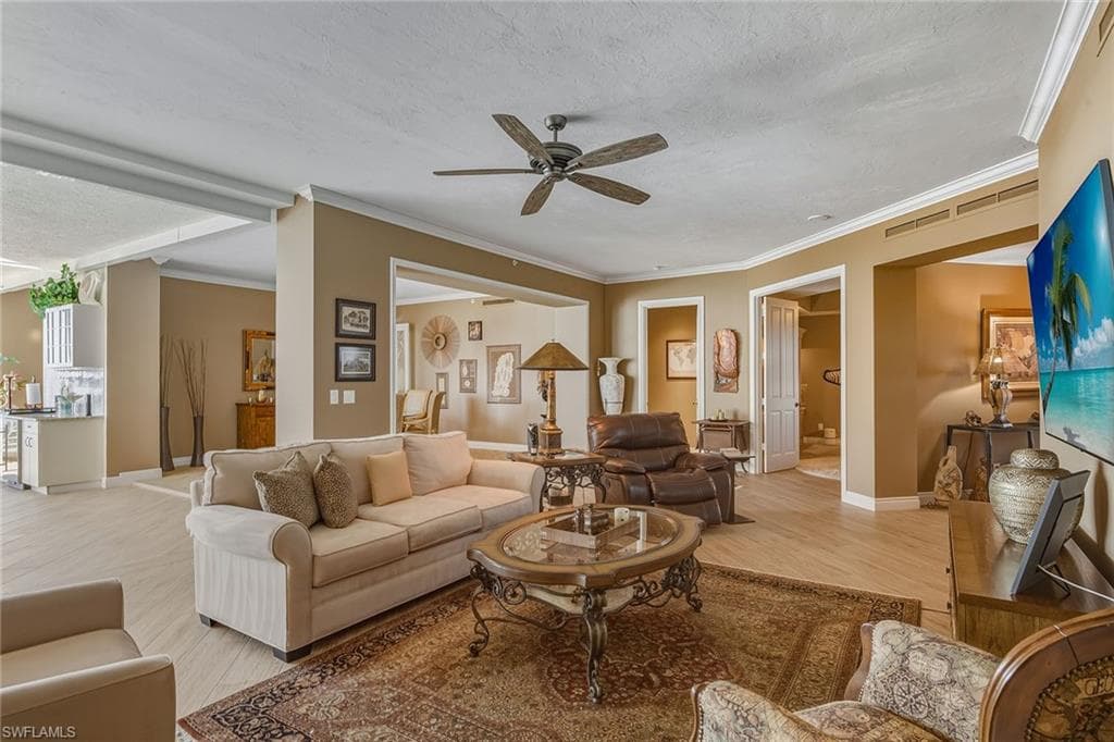 4000 Royal Marco WAY 324-5