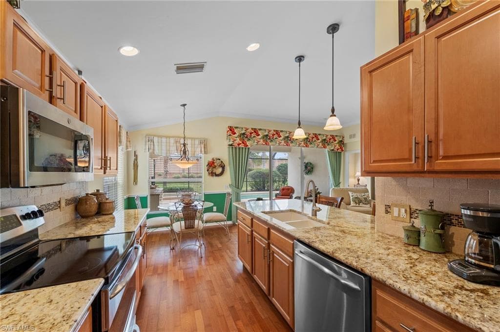 10035 Colonial Country Club BLVD-22