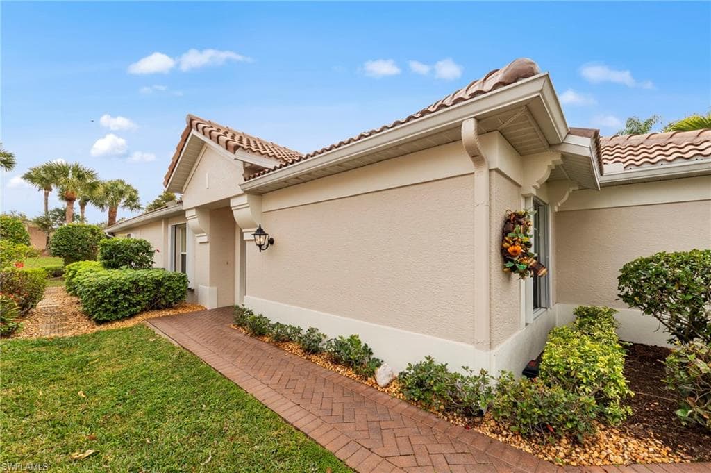 10035 Colonial Country Club BLVD-4
