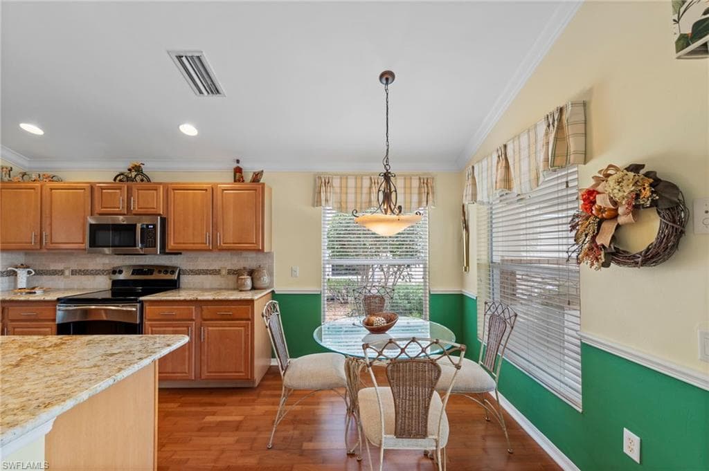 10035 Colonial Country Club BLVD-25
