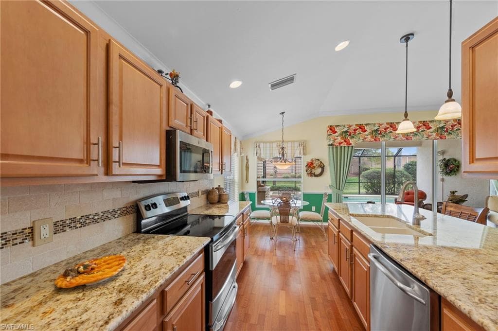 10035 Colonial Country Club BLVD-21