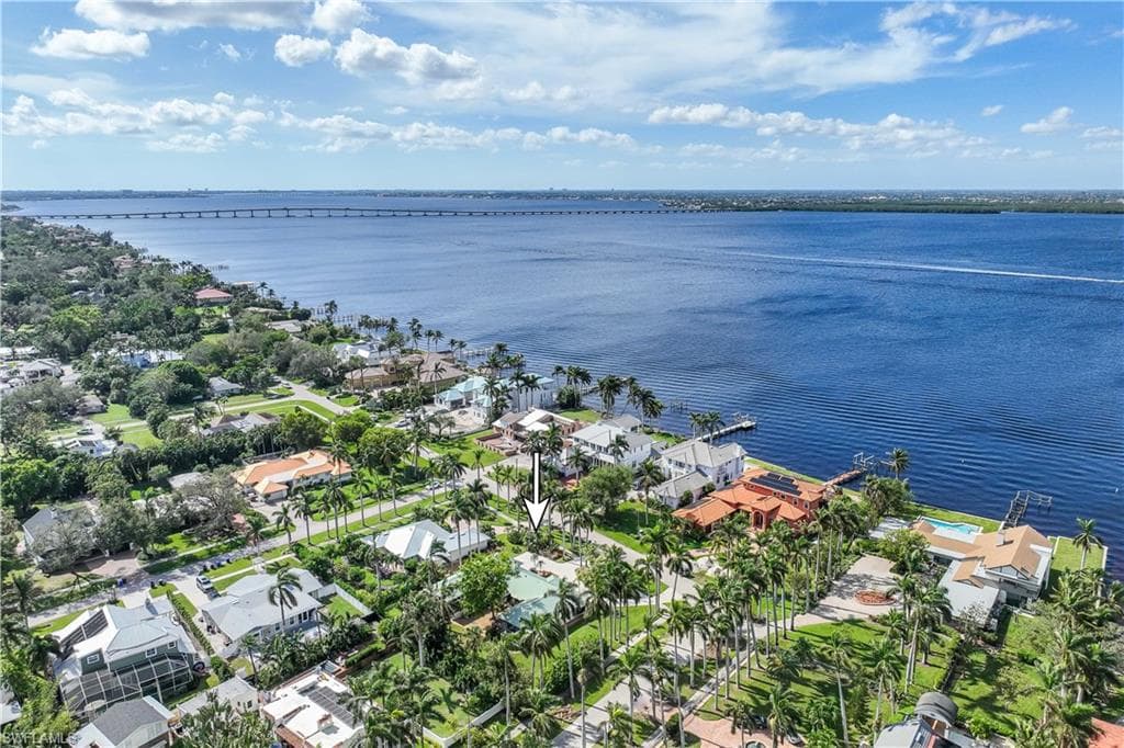 3209 W Riverside DR-3