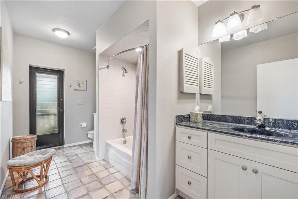3209 W Riverside DR-20