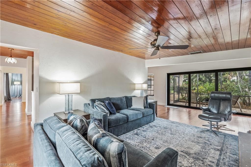 3209 W Riverside DR-15