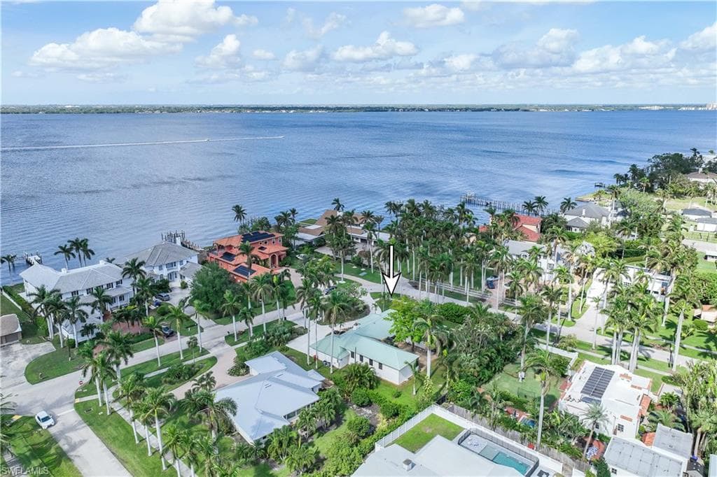 3209 W Riverside DR-4