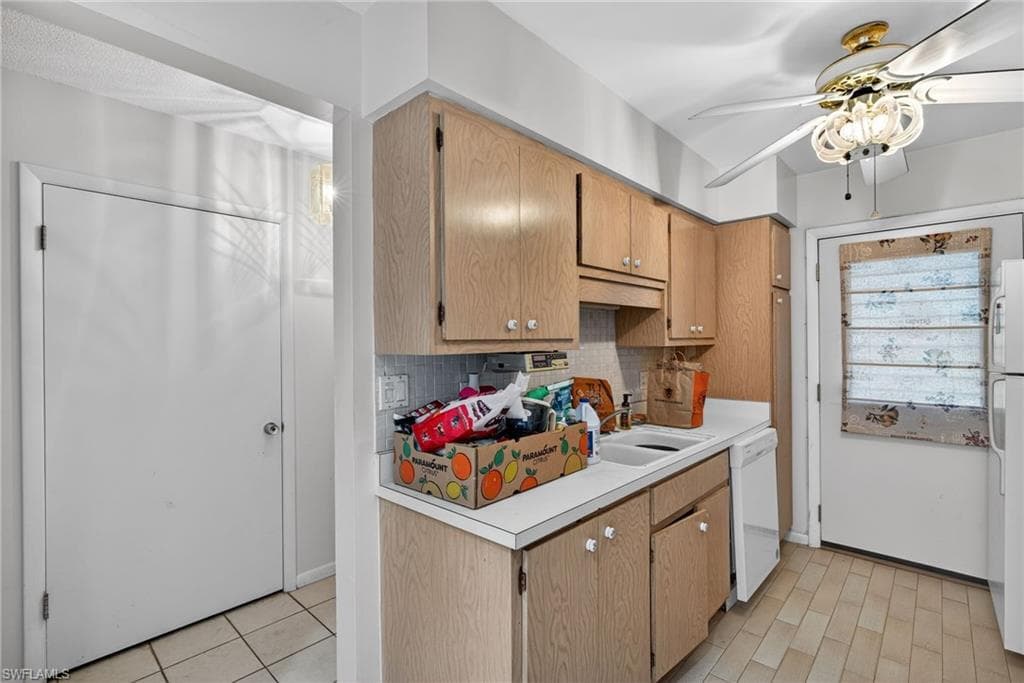 708 Victoria DR 212-34