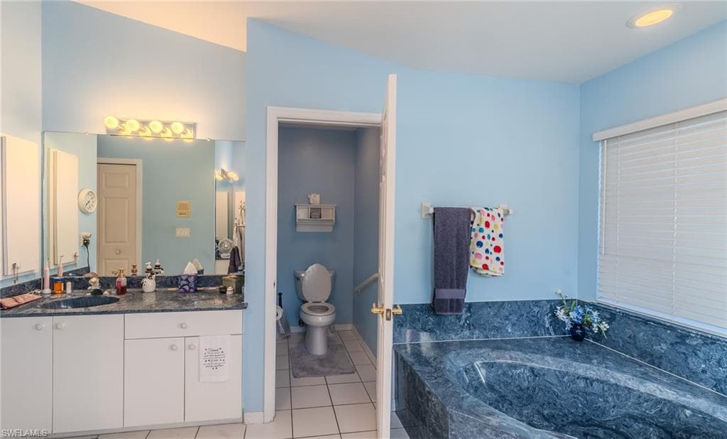22355 FOUNTAIN LAKES BLVD-18