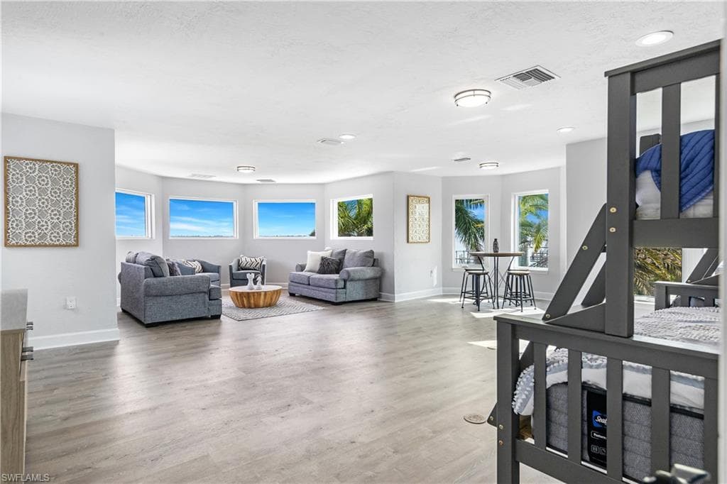 14988 Bonaire CIR-8