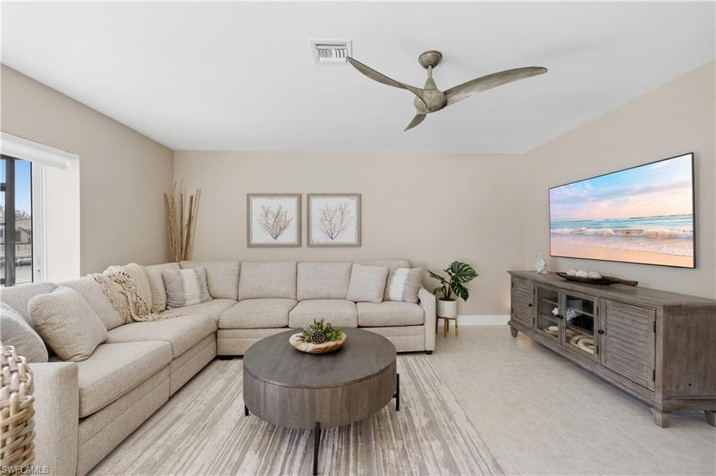 216 5th ST W-26