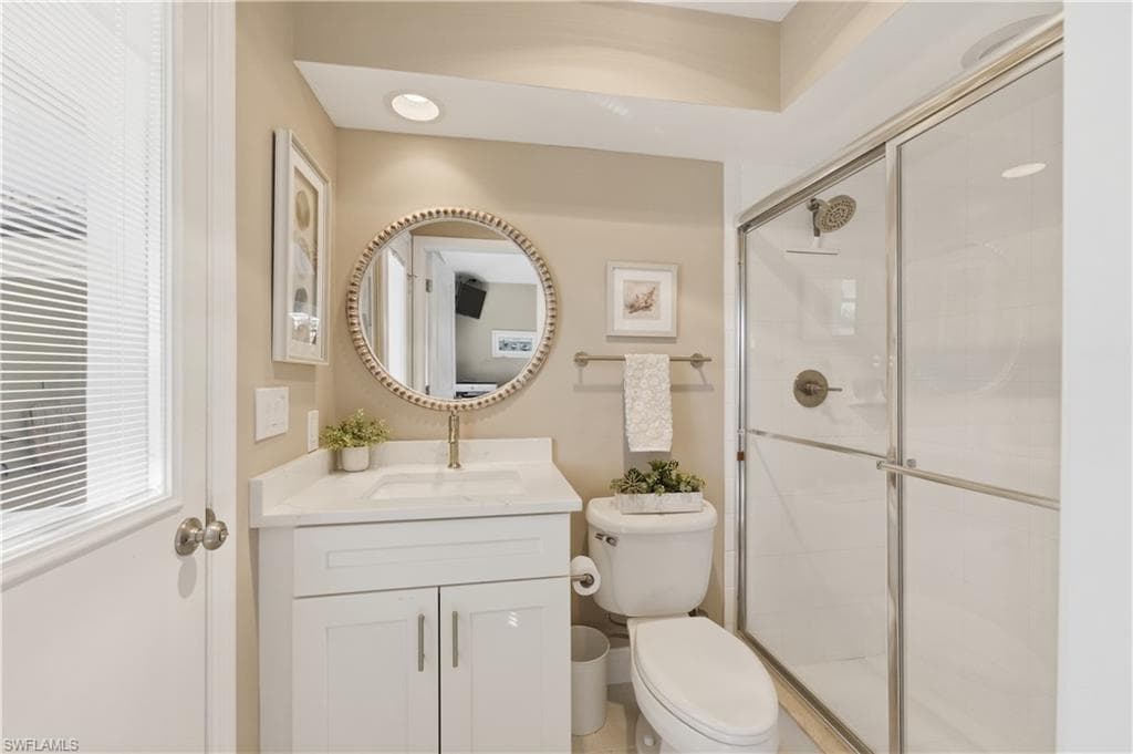 216 5th ST W-36