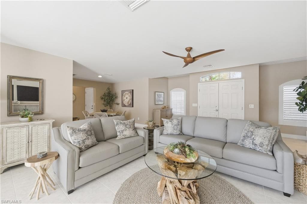 216 5th ST W-10