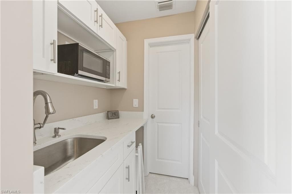 216 5th ST W-37