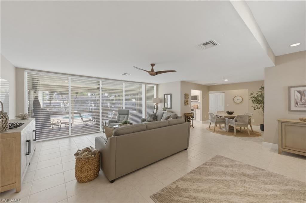 216 5th ST W-8