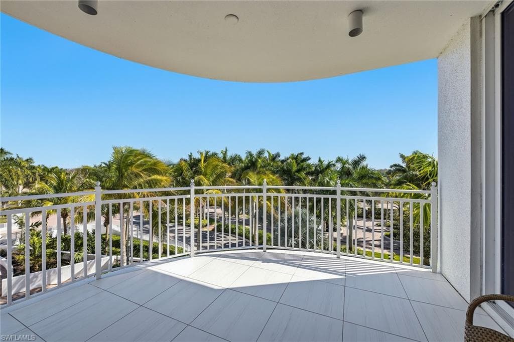 13665 Vanderbilt DR 404-27