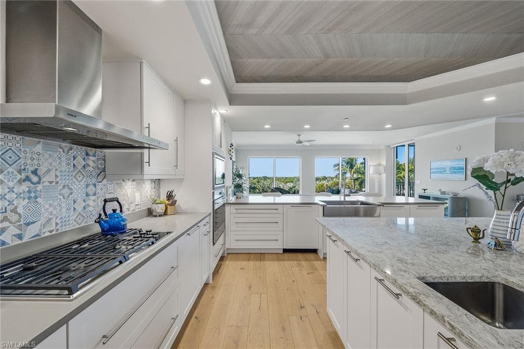 13665 Vanderbilt DR 404-7
