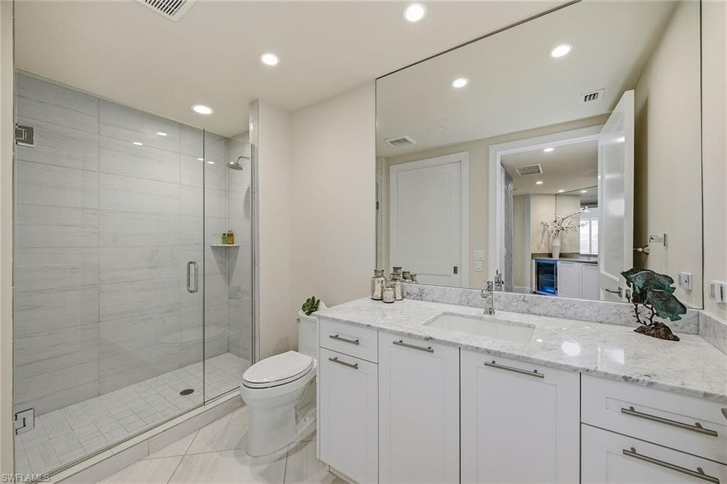 13665 Vanderbilt DR 404-20
