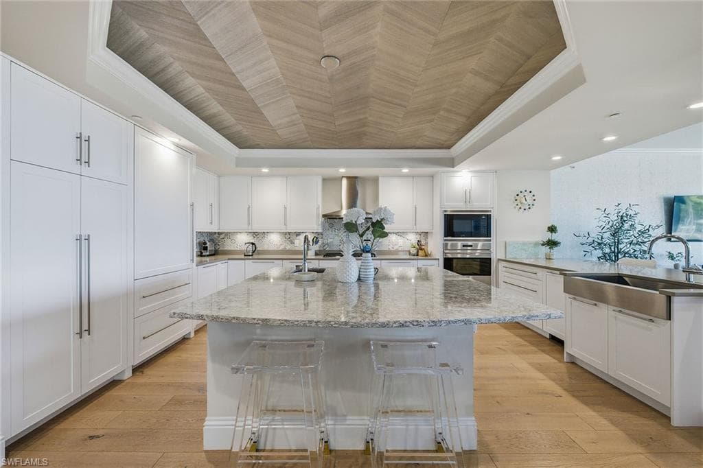 13665 Vanderbilt DR 404-8