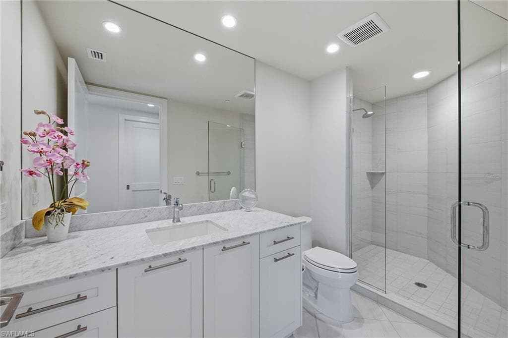 13665 Vanderbilt DR 404-21