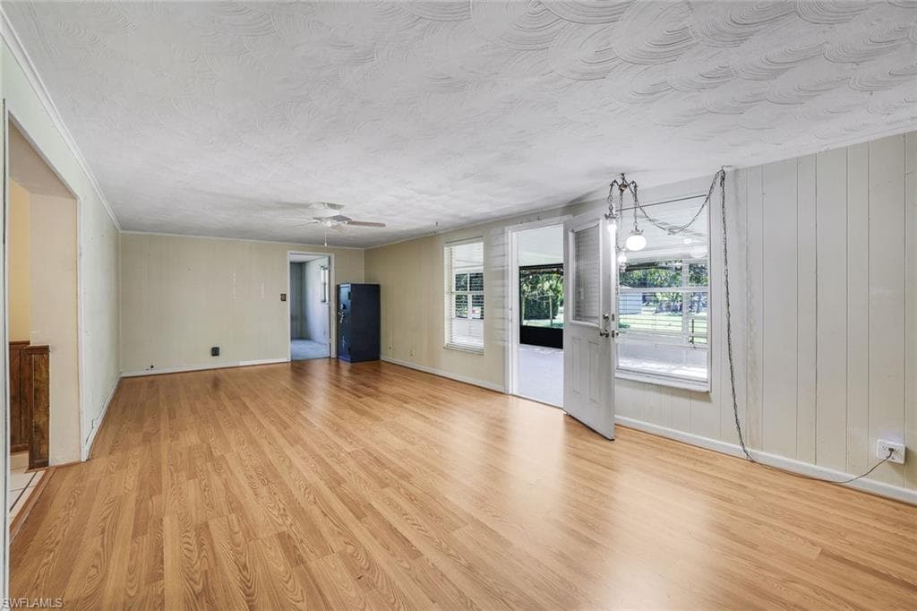 5290 Cypress LN-7