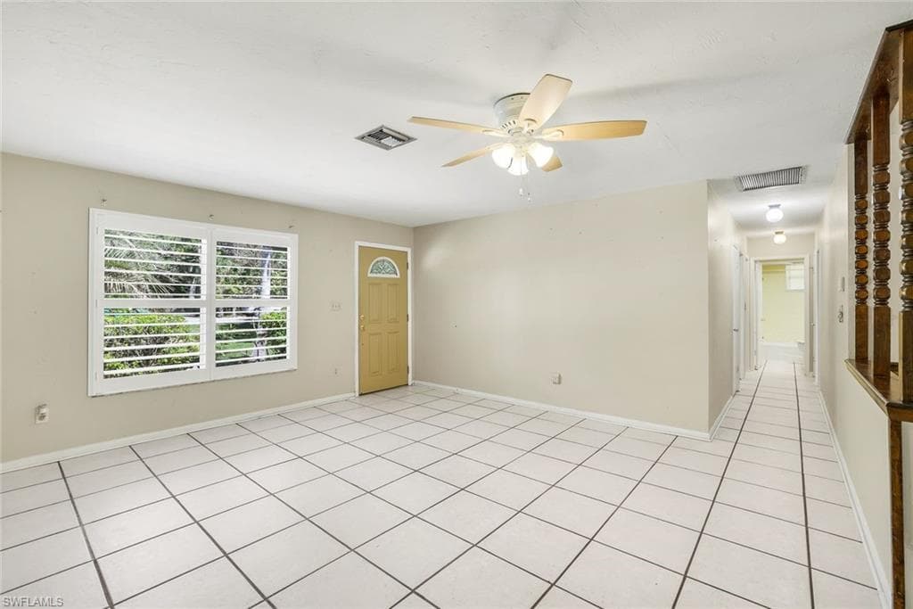 5290 Cypress LN-10