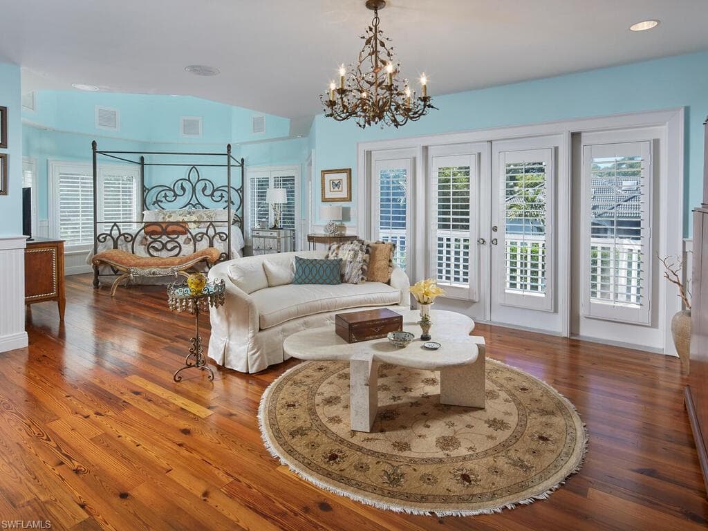 2750 Treasure LN-12