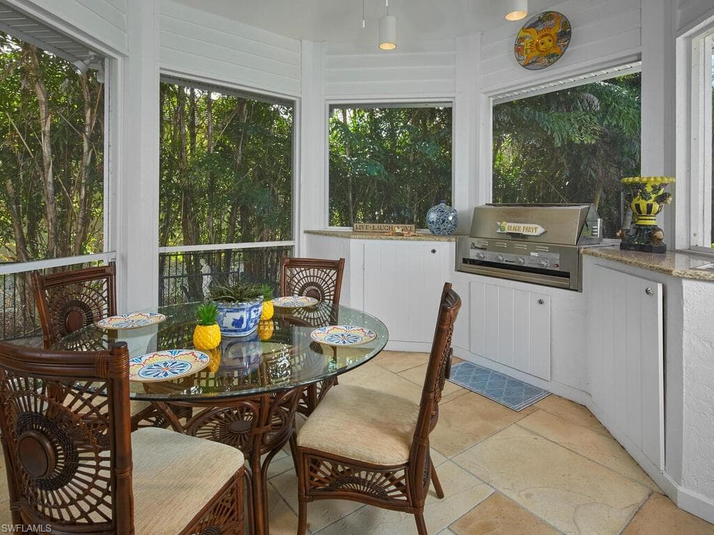 2750 Treasure LN-26