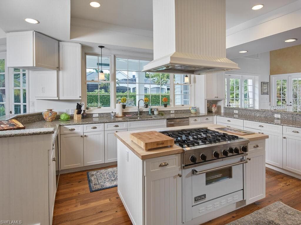 2750 Treasure LN-10