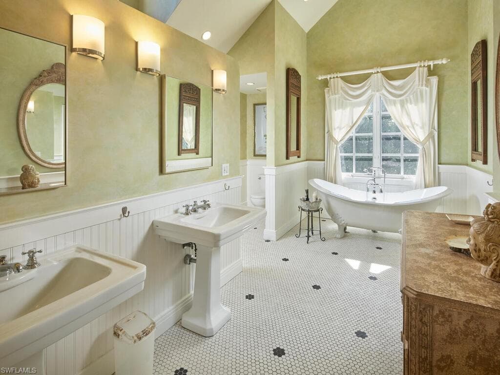 2750 Treasure LN-15