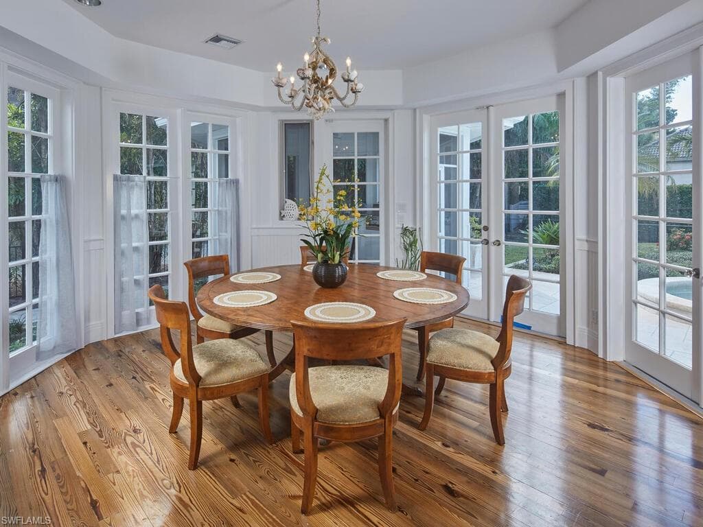 2750 Treasure LN-11
