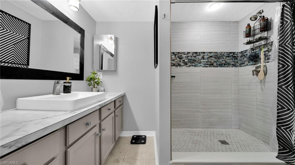 3344 N Key DR 4-17