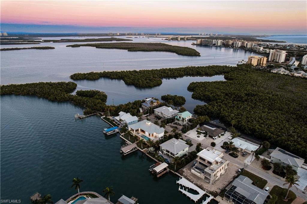 55 Fairview BLVD-42