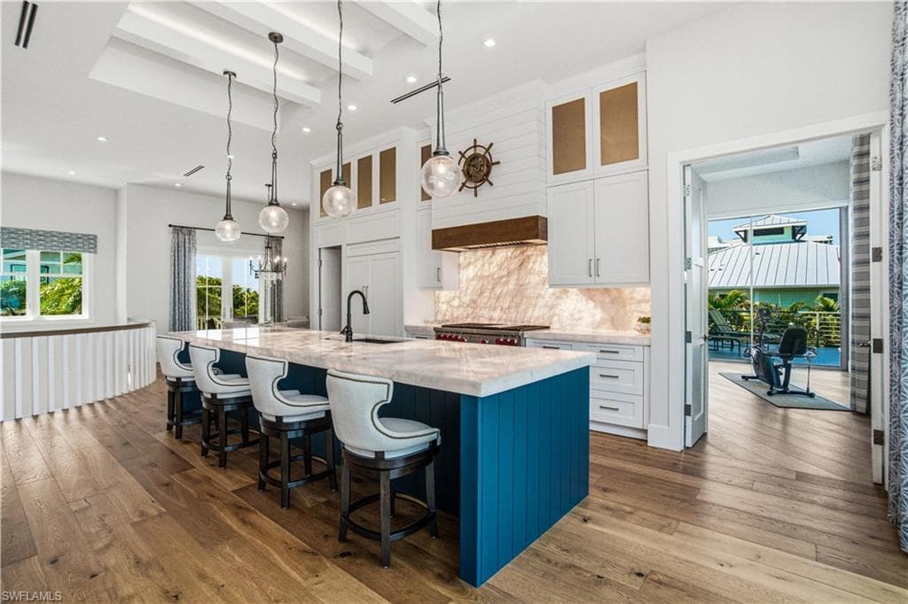 55 Fairview BLVD-12