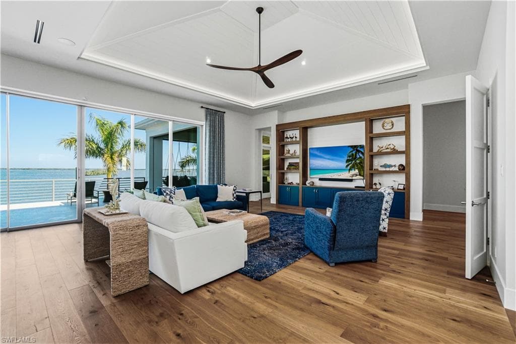 55 Fairview BLVD-3