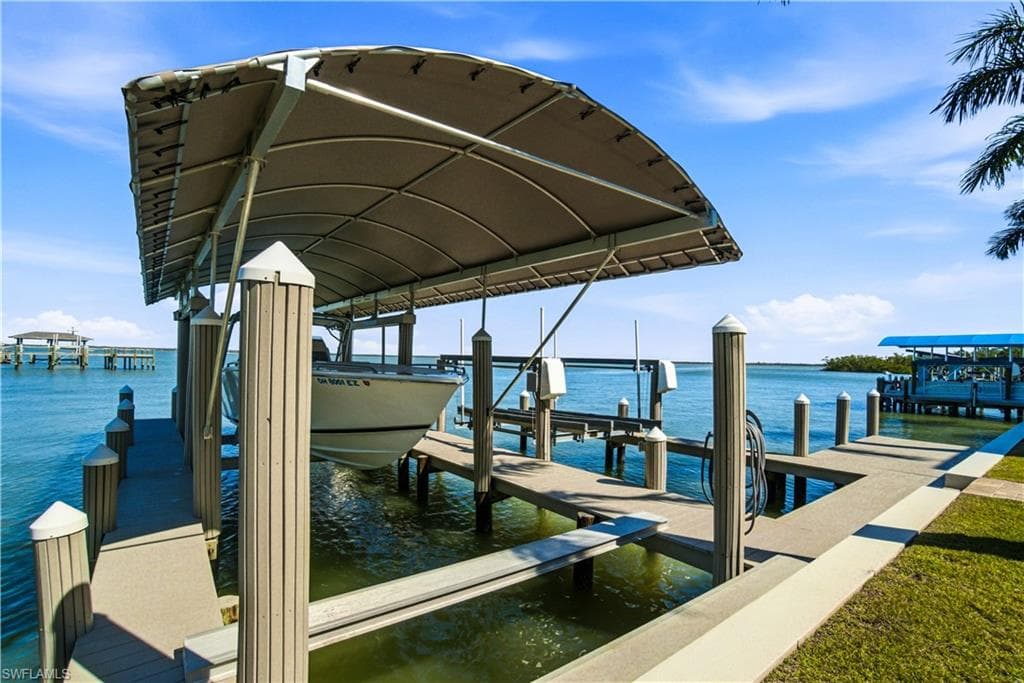 55 Fairview BLVD-34