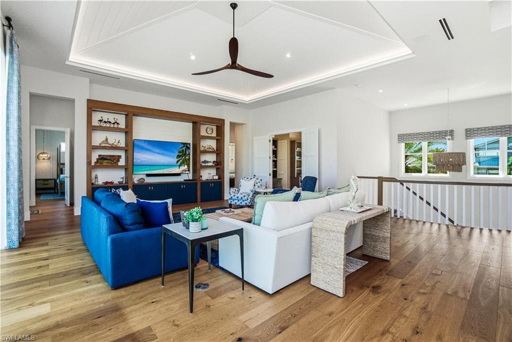 55 Fairview BLVD-10