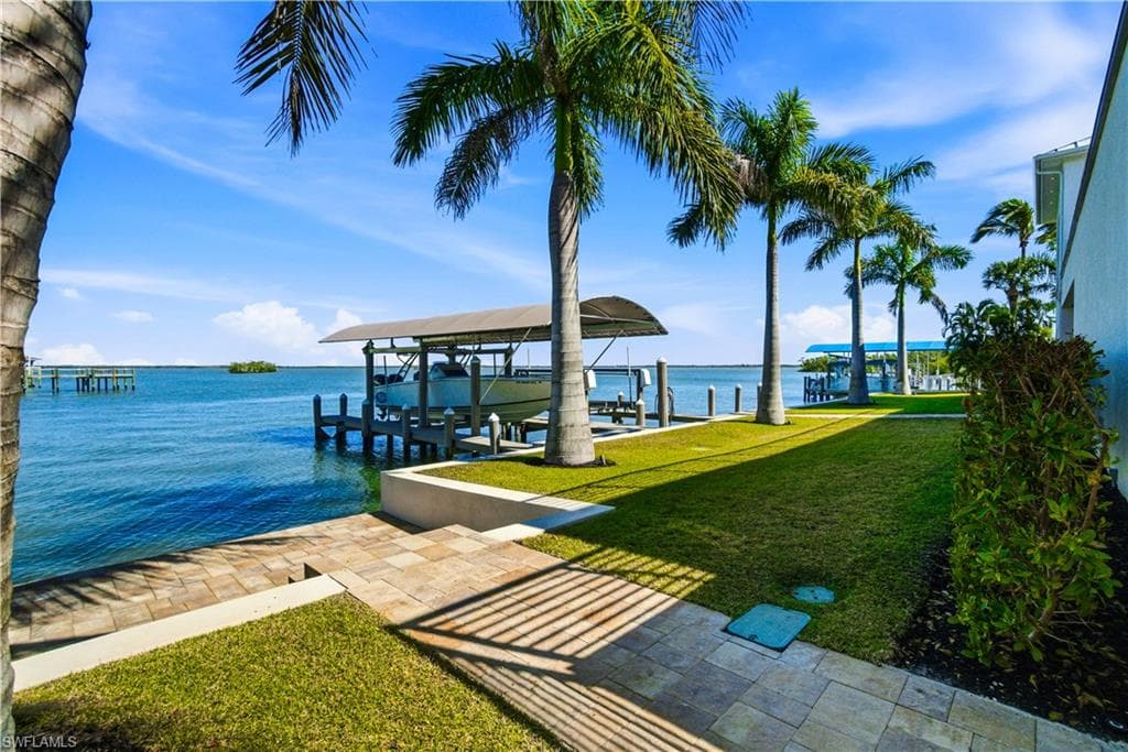 55 Fairview BLVD-33