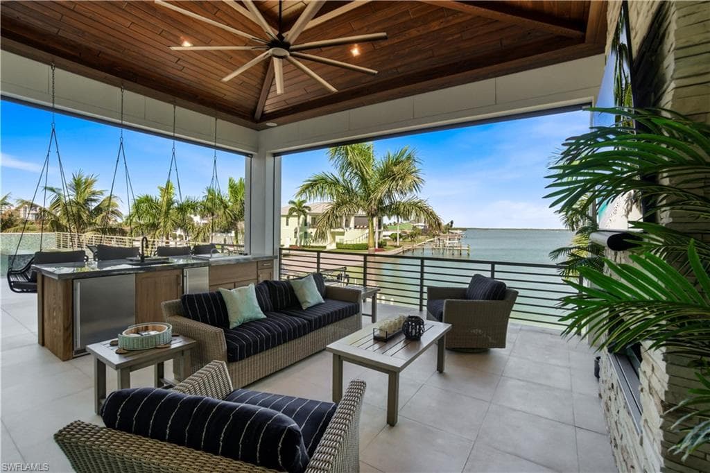 55 Fairview BLVD-19