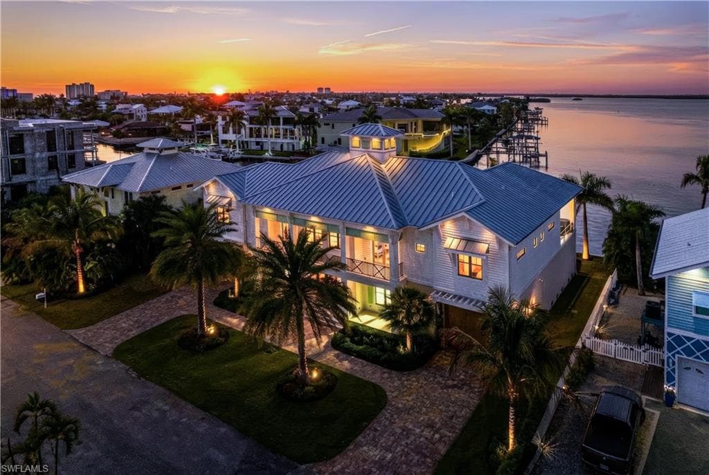 55 Fairview BLVD-39