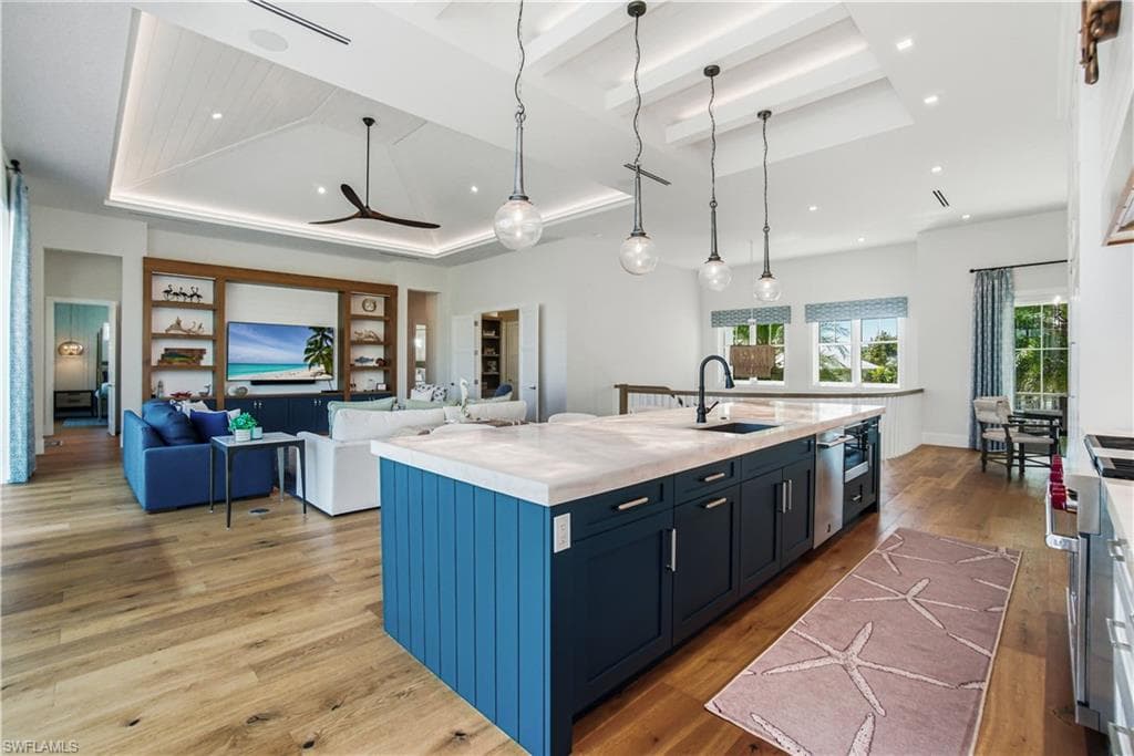 55 Fairview BLVD-4
