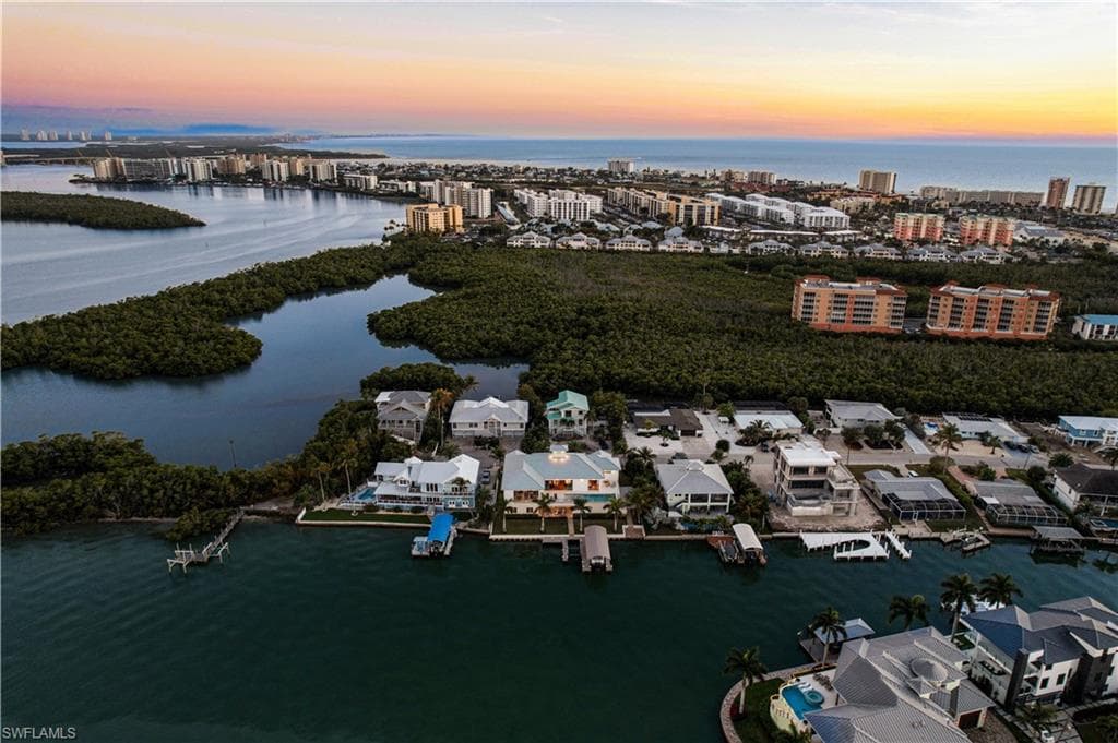 55 Fairview BLVD-8
