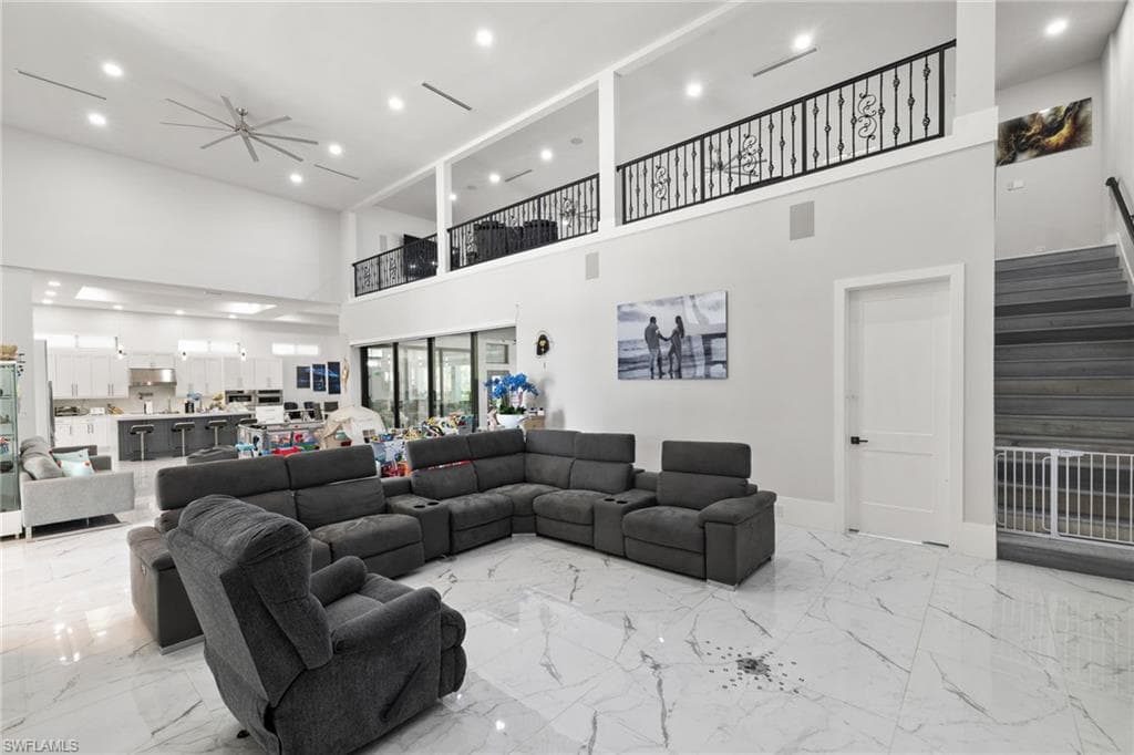 3701 Downwind LN-12