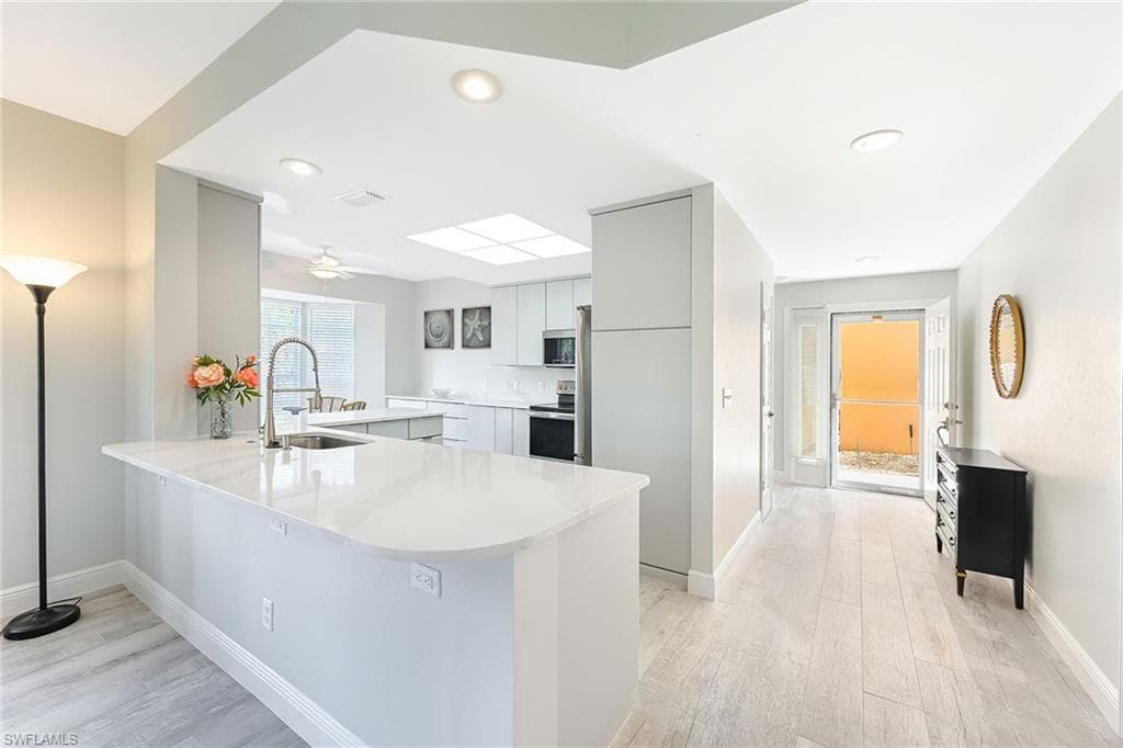 651 Wiggins Lake DR 102-6