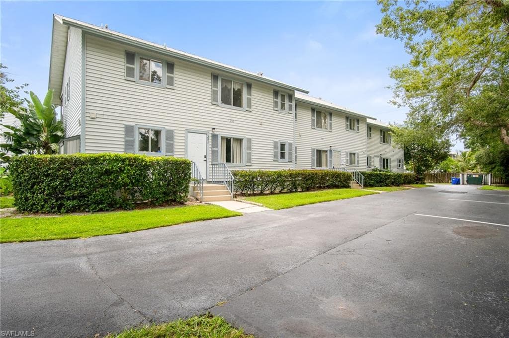 1275 7th AVE N 201-33
